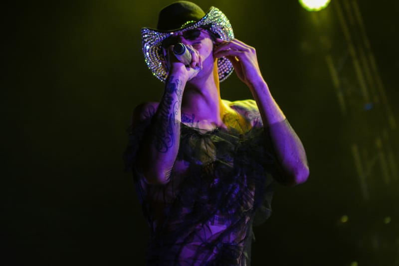 Achille Lauro live Gru Village