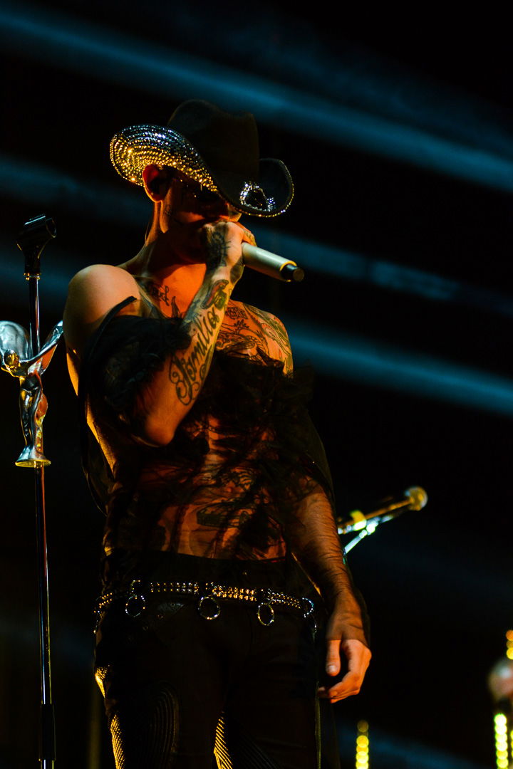 Achille Lauro live Gru Village