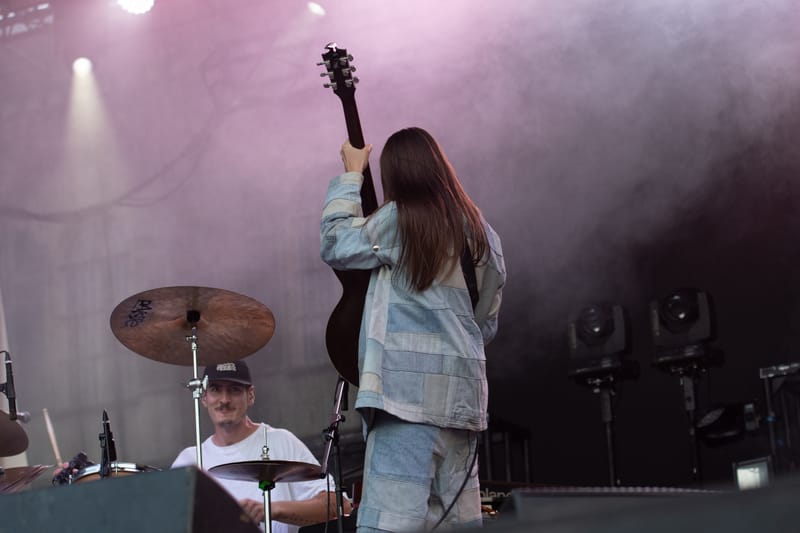 Emma Nolde live Flowers Festival