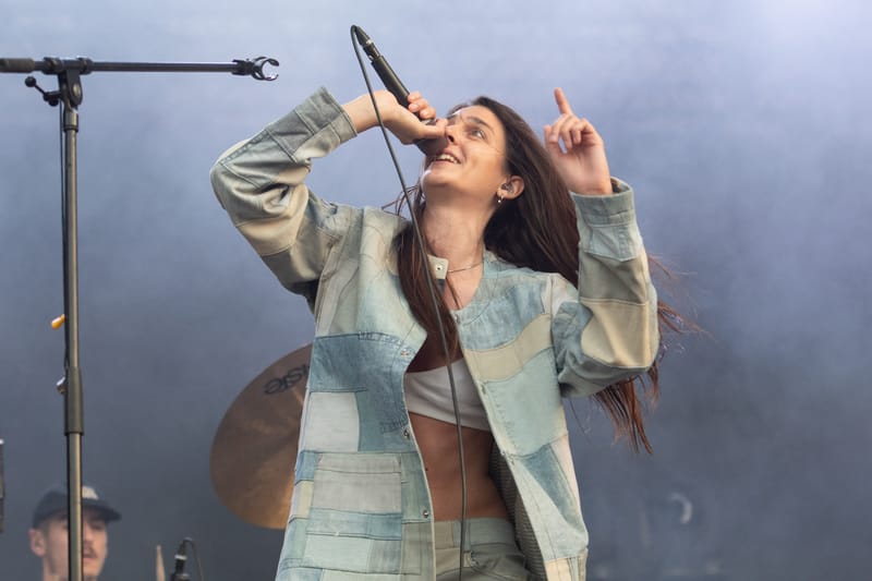 Emma Nolde live Flowers Festival