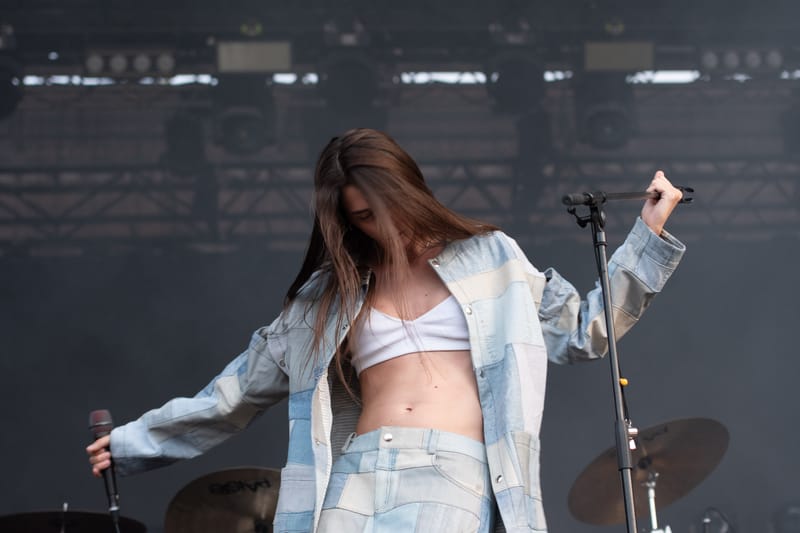 Emma Nolde live Flowers Festival