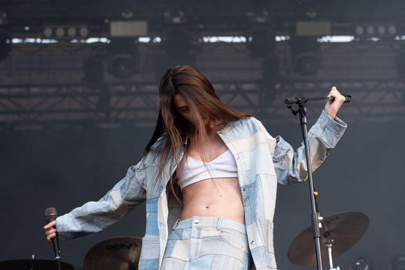 Emma Nolde live Flowers Festival