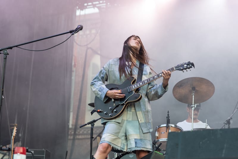 Emma Nolde live Flowers Festival