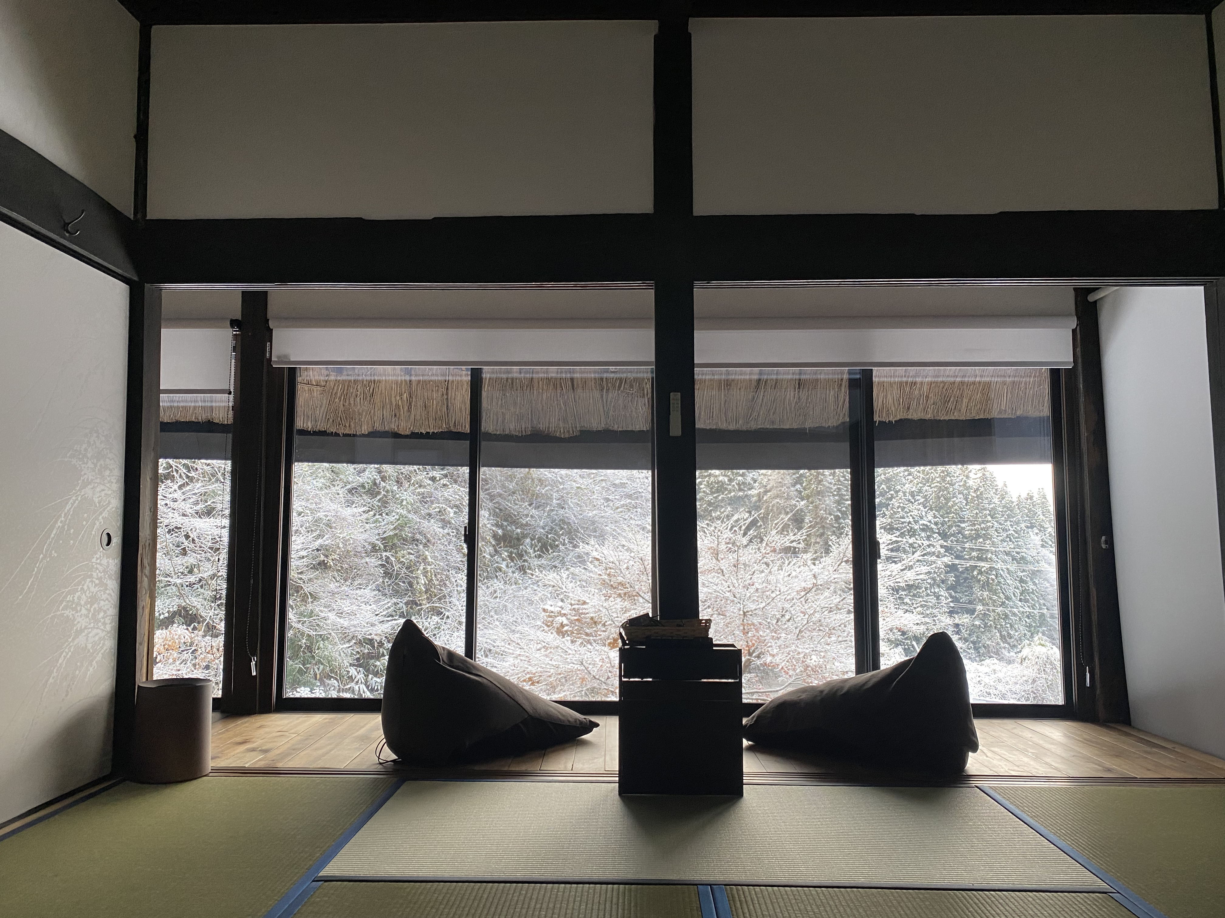 Inside OMOYA | Surrounded by light and shadow, wood and earth