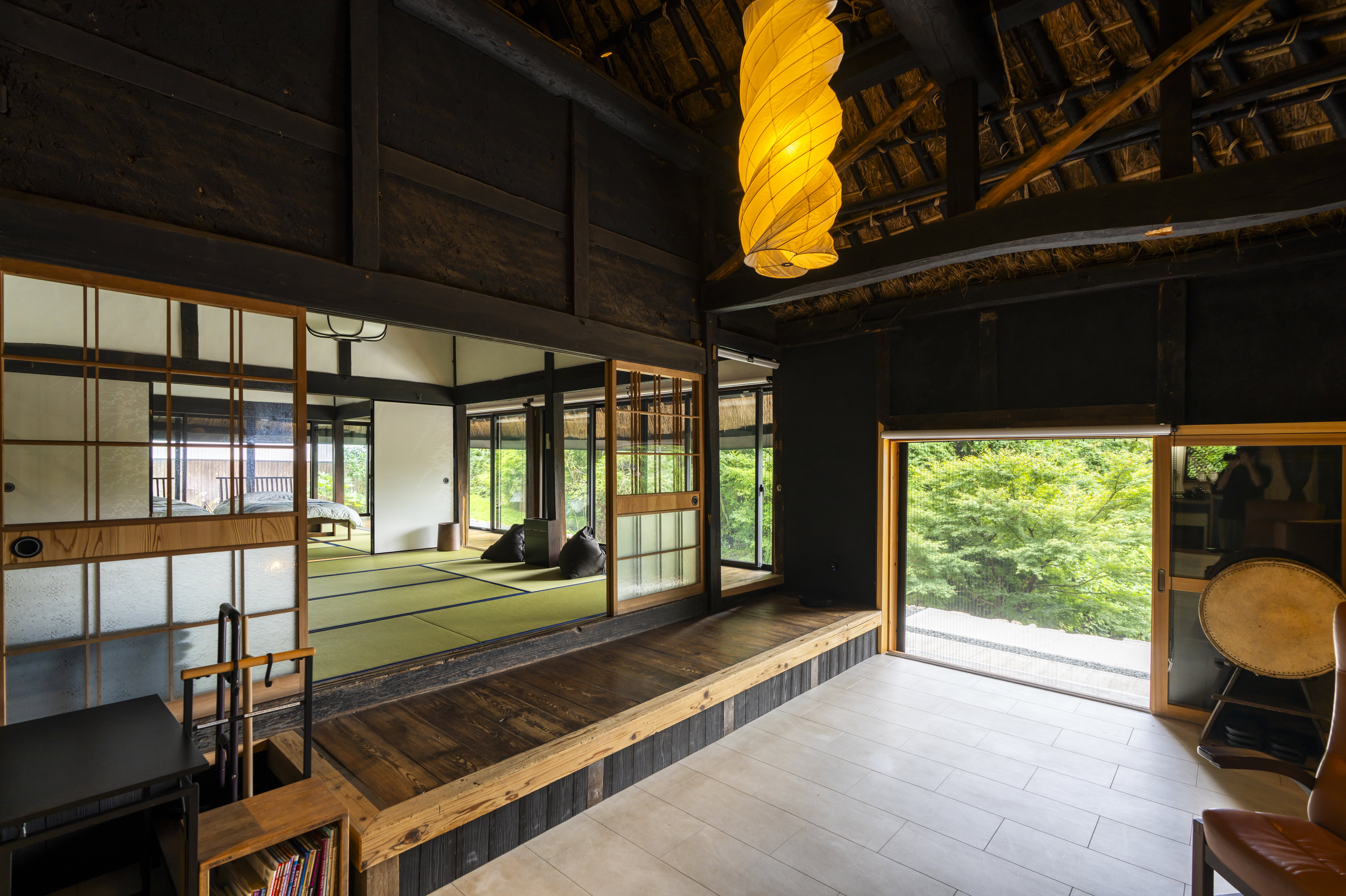 Inside OMOYA | Surrounded by light and shadow, wood and earth