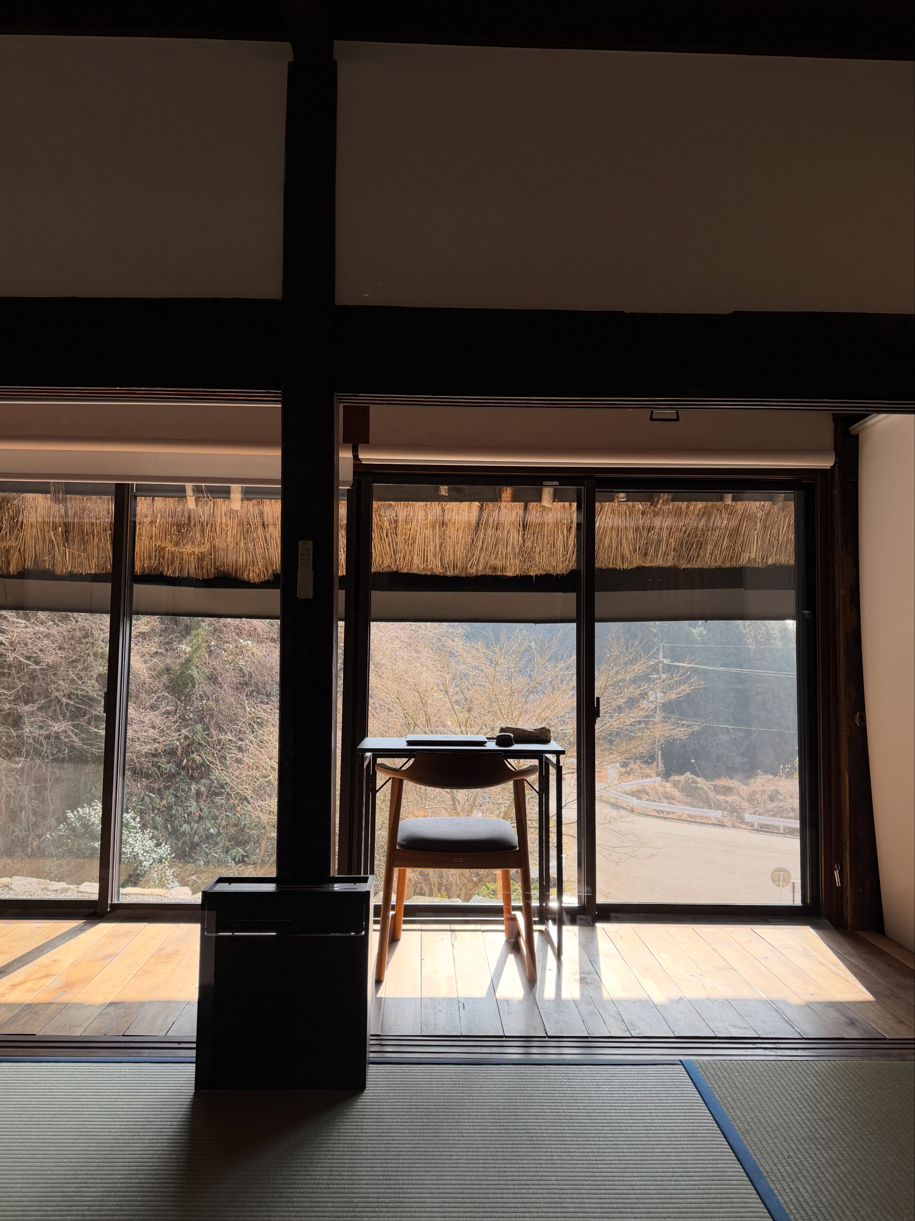 Inside OMOYA | Surrounded by light and shadow, wood and earth