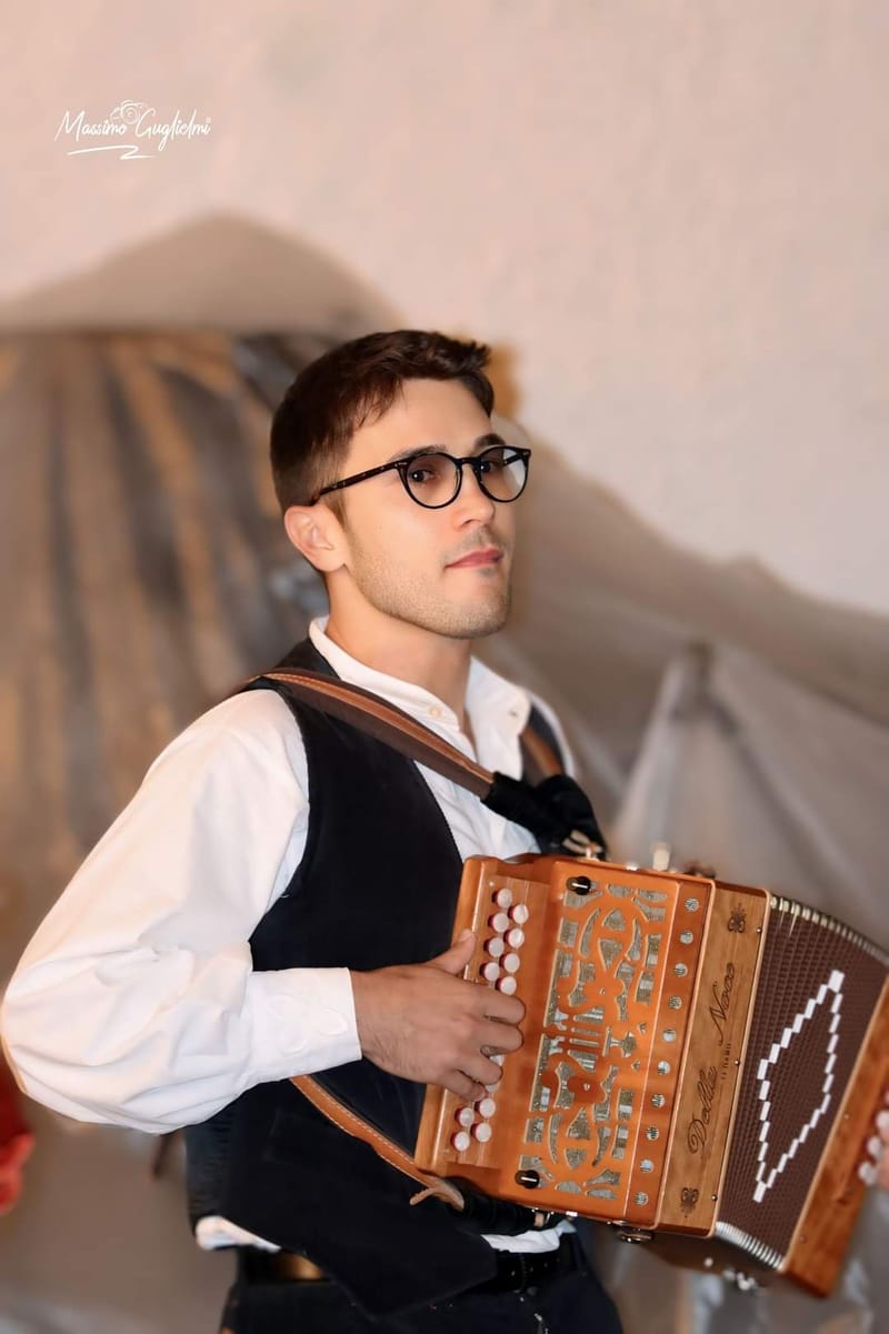  Roccamandolfi: Nella Rocca dei Briganti -