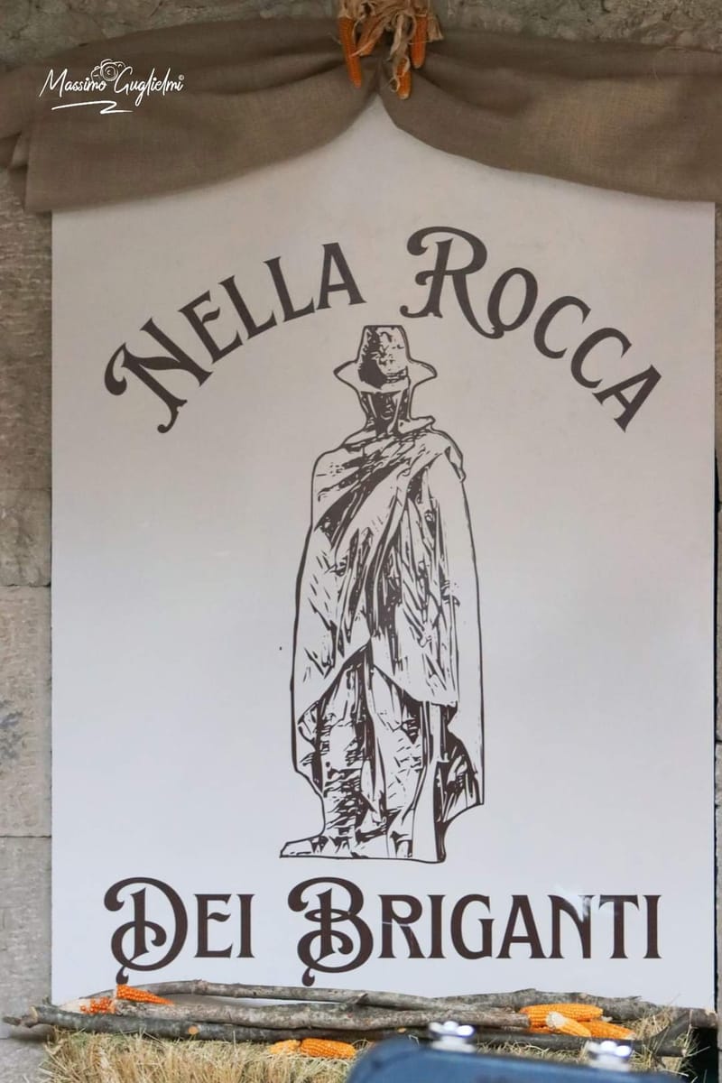  Roccamandolfi: Nella Rocca dei Briganti -
