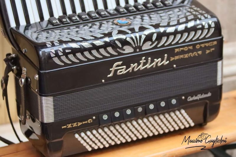  Roccamandolfi: Nella Rocca dei Briganti -