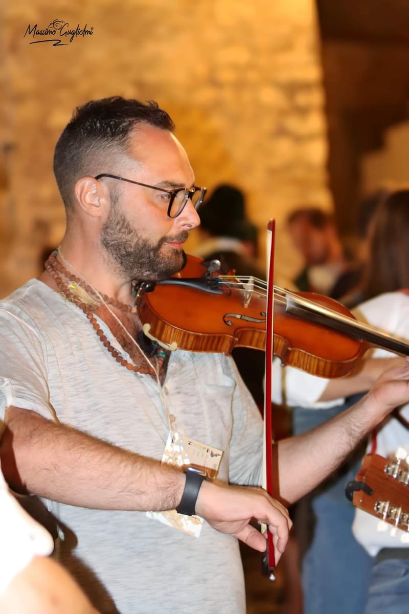  Roccamandolfi: Nella Rocca dei Briganti -