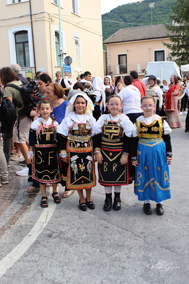 UNA GIORNATA MAGICA A LONGANO