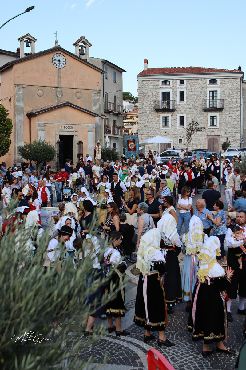 UNA GIORNATA MAGICA A LONGANO