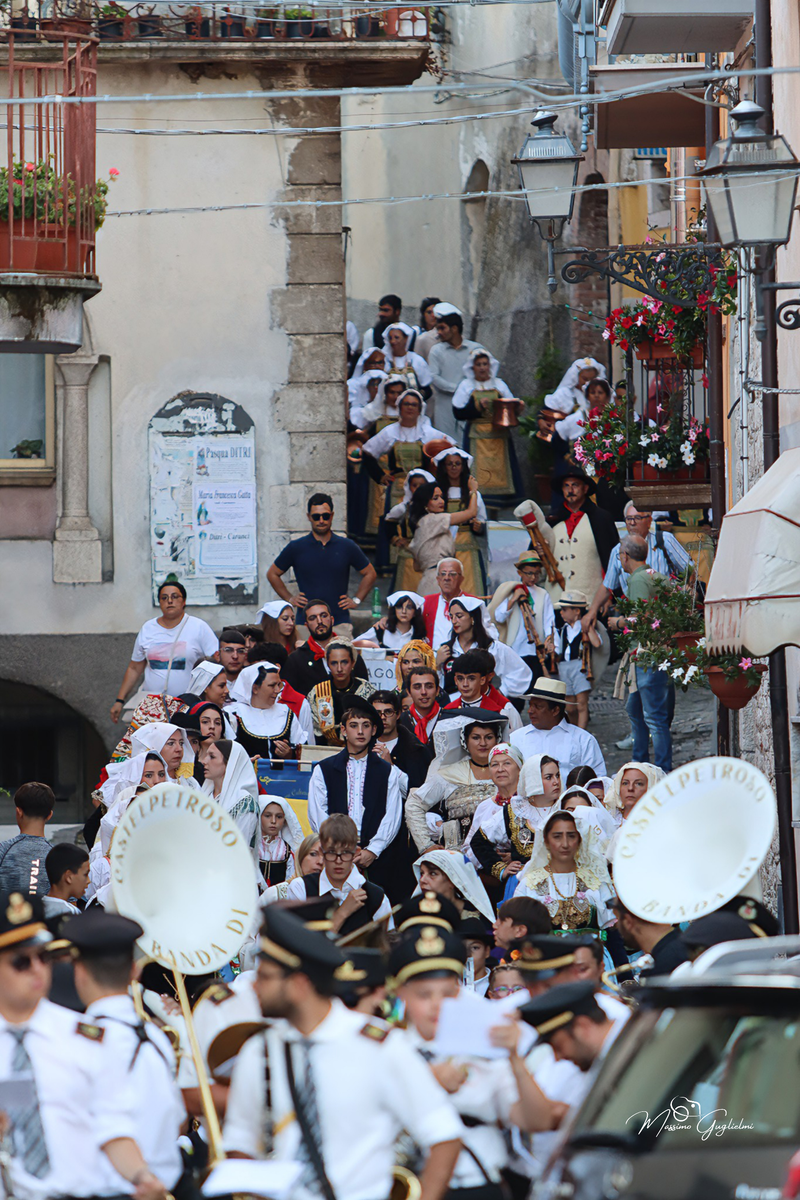 UNA GIORNATA MAGICA A LONGANO
