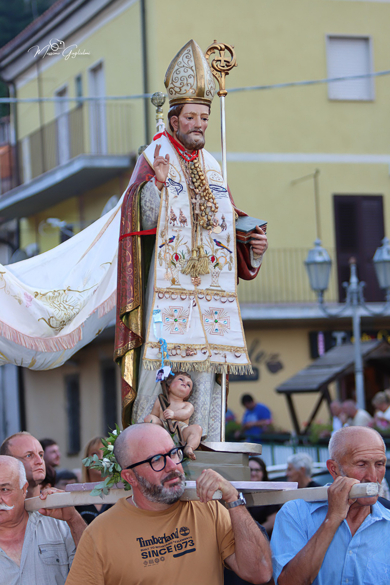 UNA GIORNATA MAGICA A LONGANO