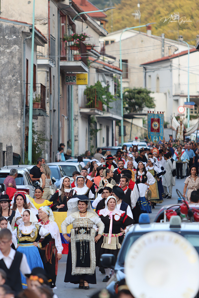 UNA GIORNATA MAGICA A LONGANO