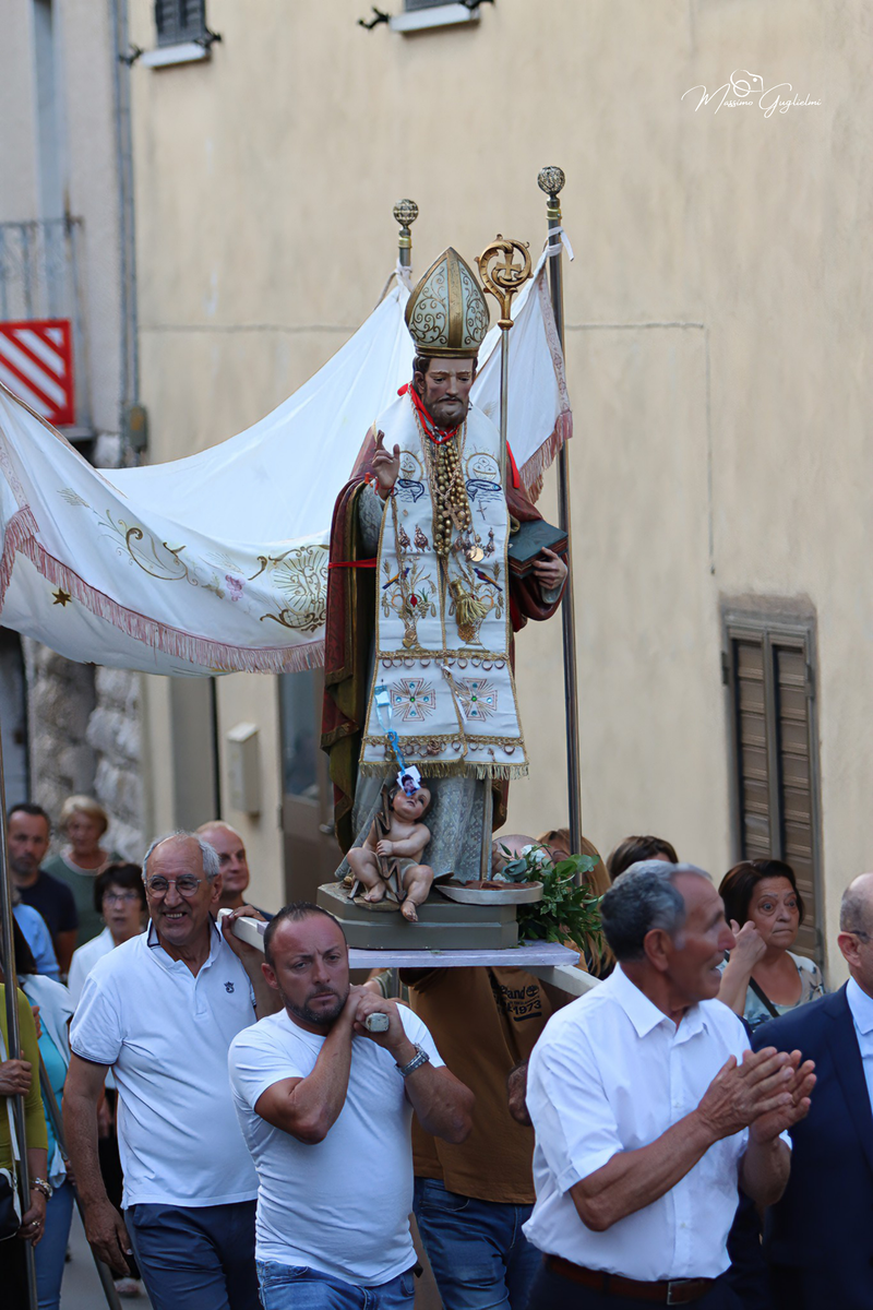 UNA GIORNATA MAGICA A LONGANO