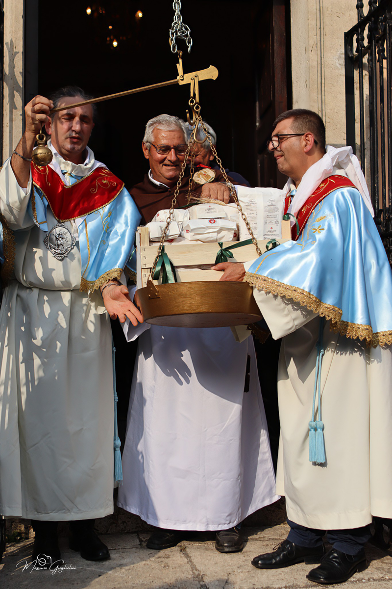 UNA GIORNATA MAGICA A LONGANO