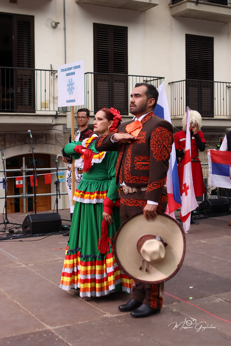 Coliri, musica, allegria