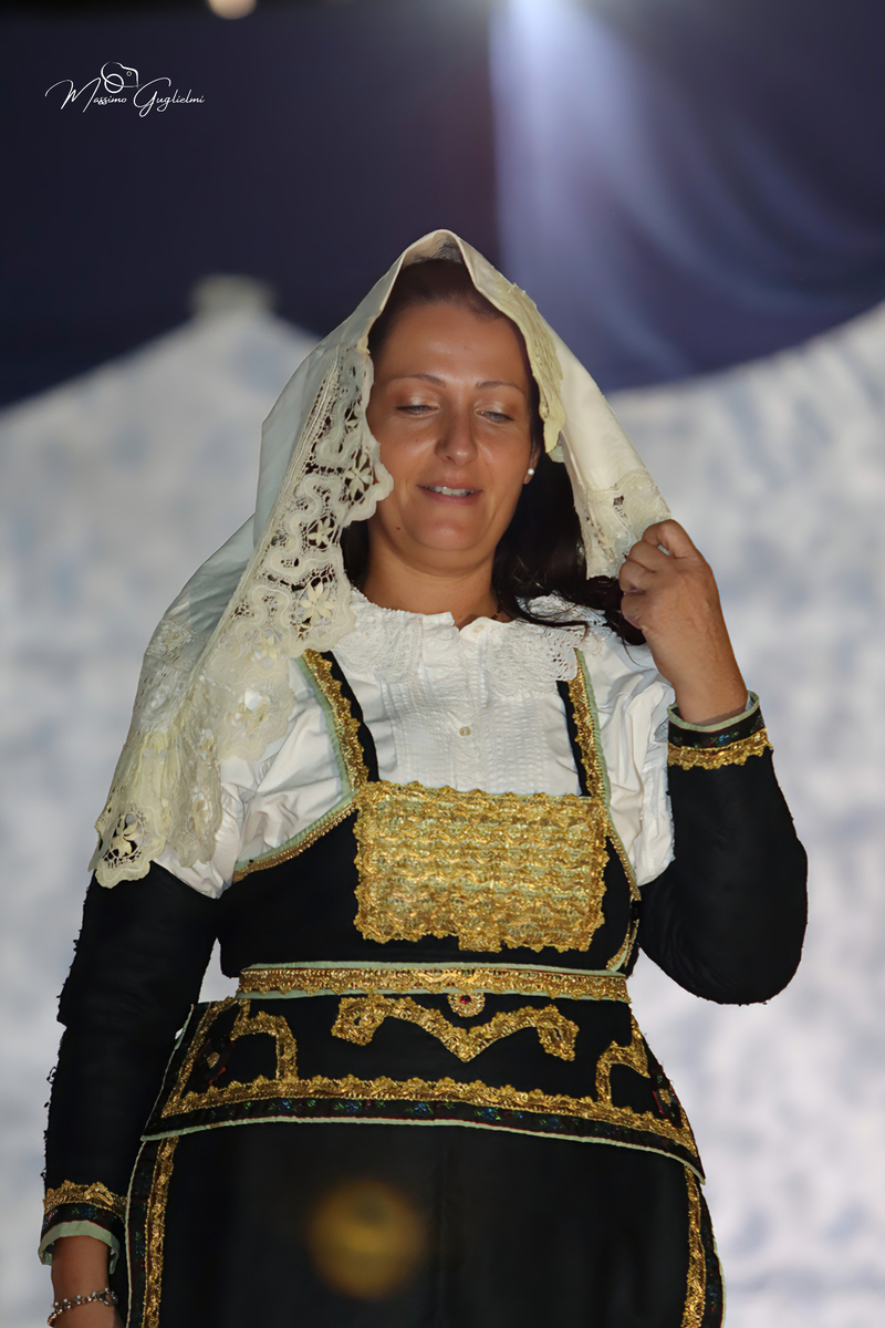 Un viaggio meraviglio tra abiti e modelle incredibili