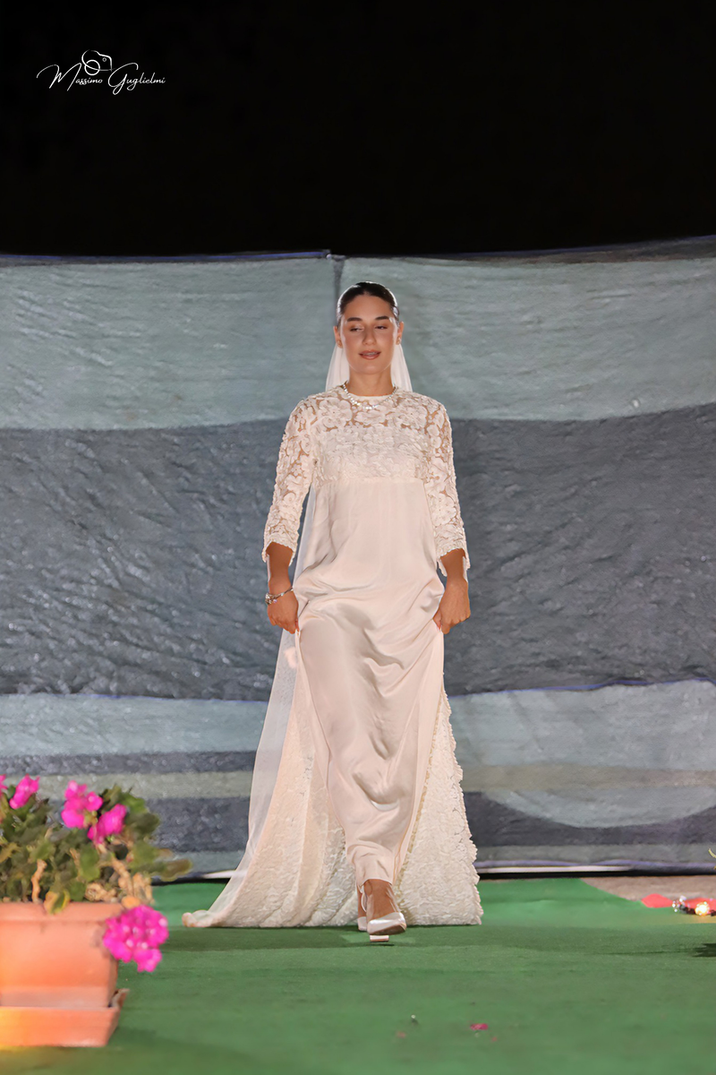 Un viaggio meraviglio tra abiti e modelle incredibili