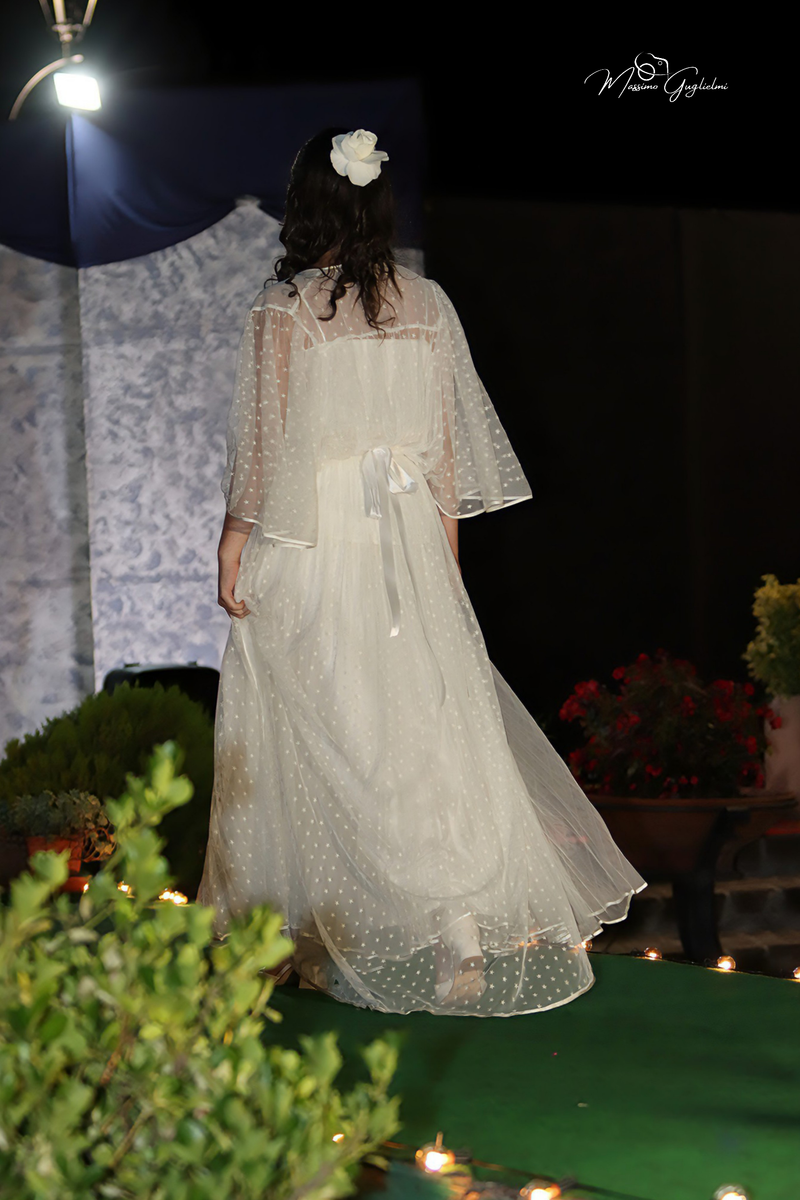 Un viaggio meraviglio tra abiti e modelle incredibili