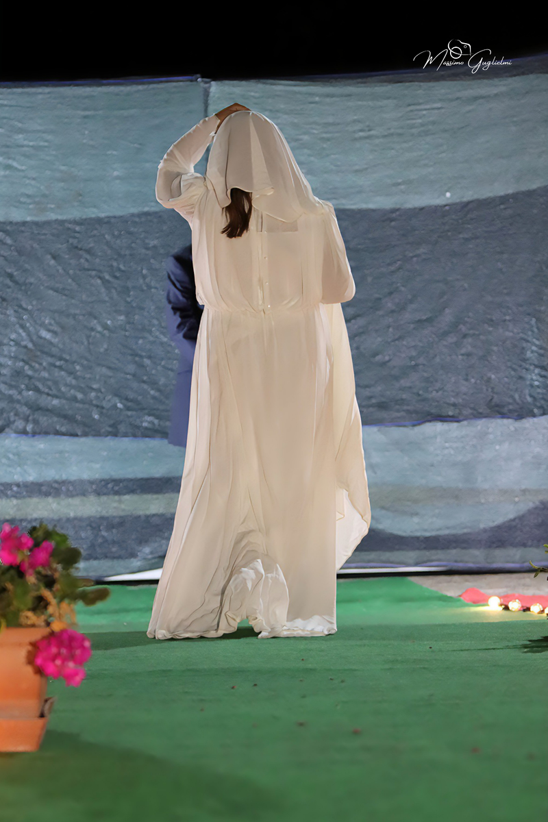 Un viaggio meraviglio tra abiti e modelle incredibili