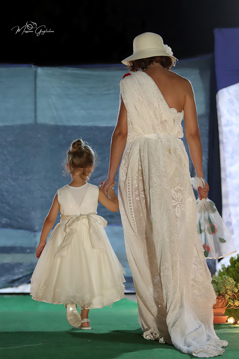 Un viaggio meraviglio tra abiti e modelle incredibili