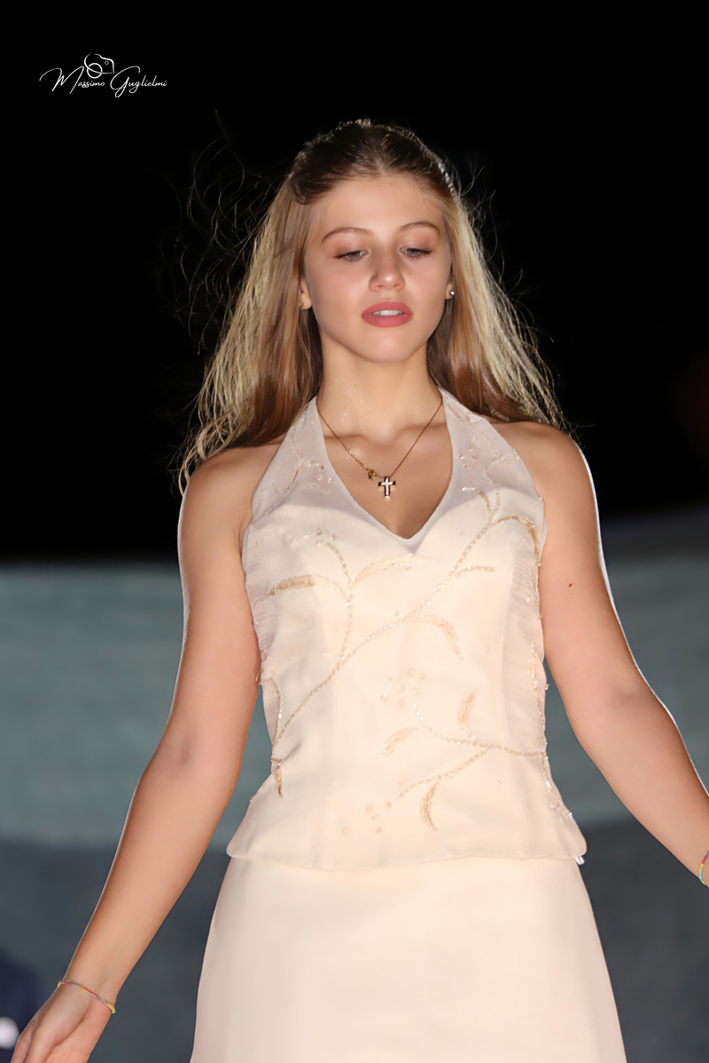 Un viaggio meraviglio tra abiti e modelle incredibili