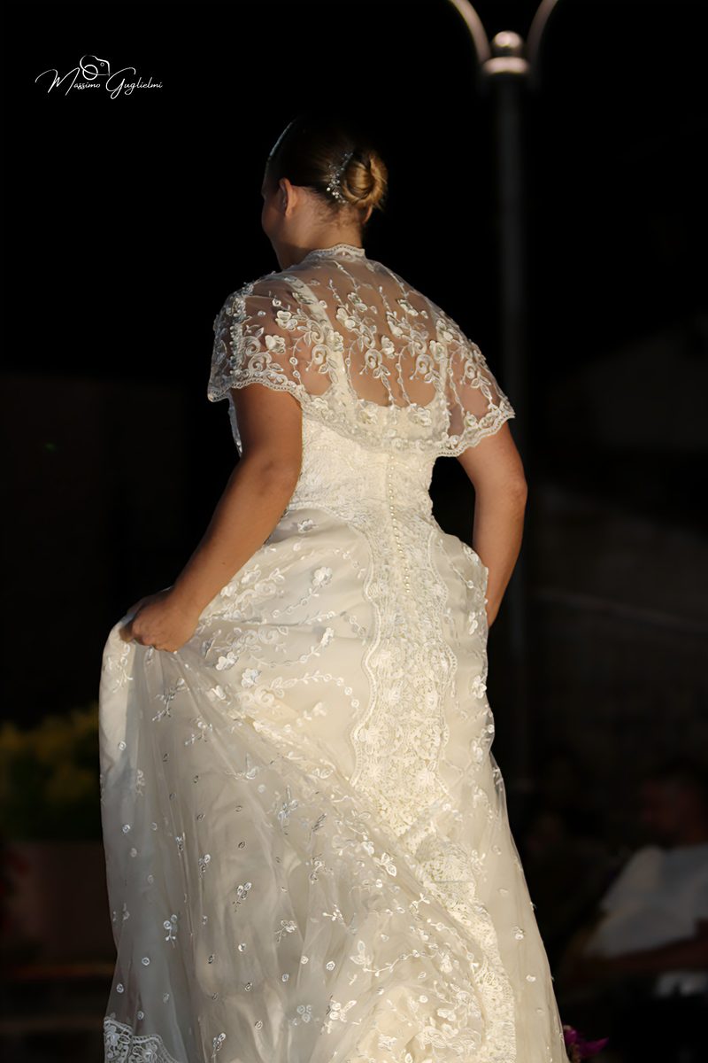 Un viaggio meraviglio tra abiti e modelle incredibili