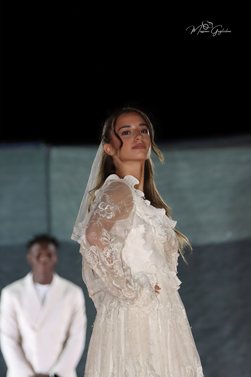 Un viaggio meraviglio tra abiti e modelle incredibili