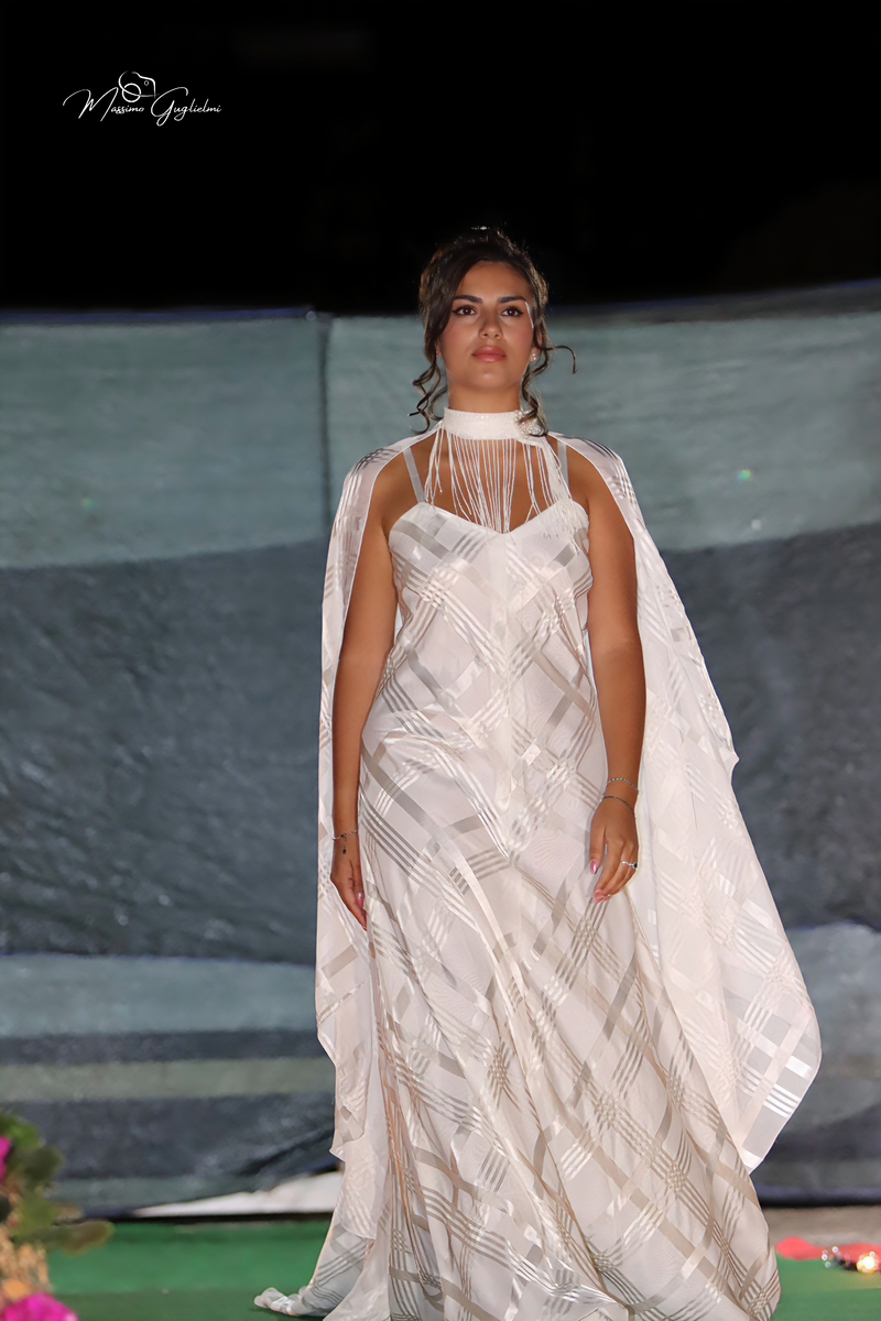 Un viaggio meraviglio tra abiti e modelle incredibili