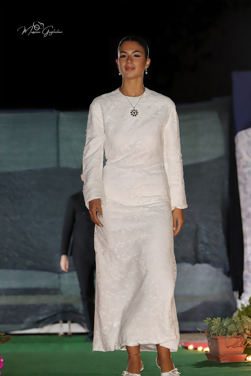 Un viaggio meraviglio tra abiti e modelle incredibili