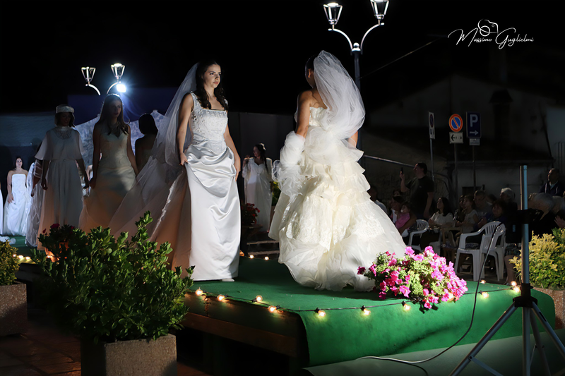 Un viaggio meraviglio tra abiti e modelle incredibili