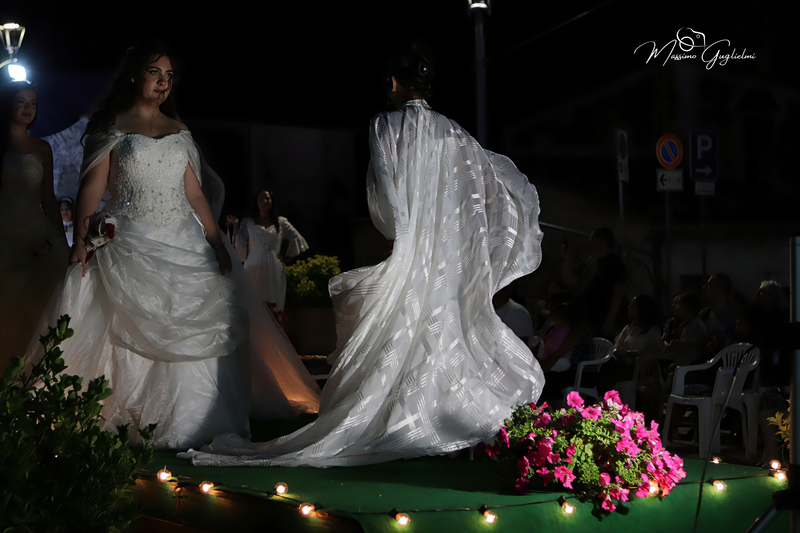 Un viaggio meraviglio tra abiti e modelle incredibili