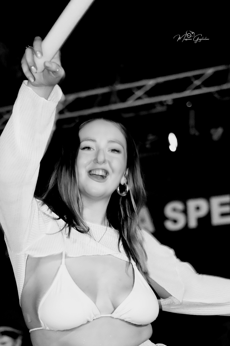 Energia, allegria, musica, cibo e una camminata per le vie della citta'