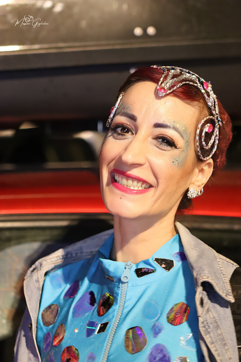 Energia, allegria, musica, cibo e una camminata per le vie della citta'