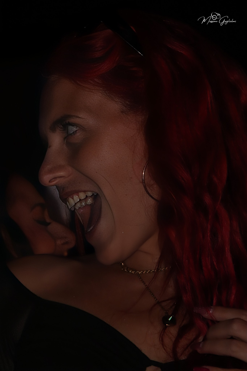 Energia, allegria, musica, cibo e una camminata per le vie della citta'