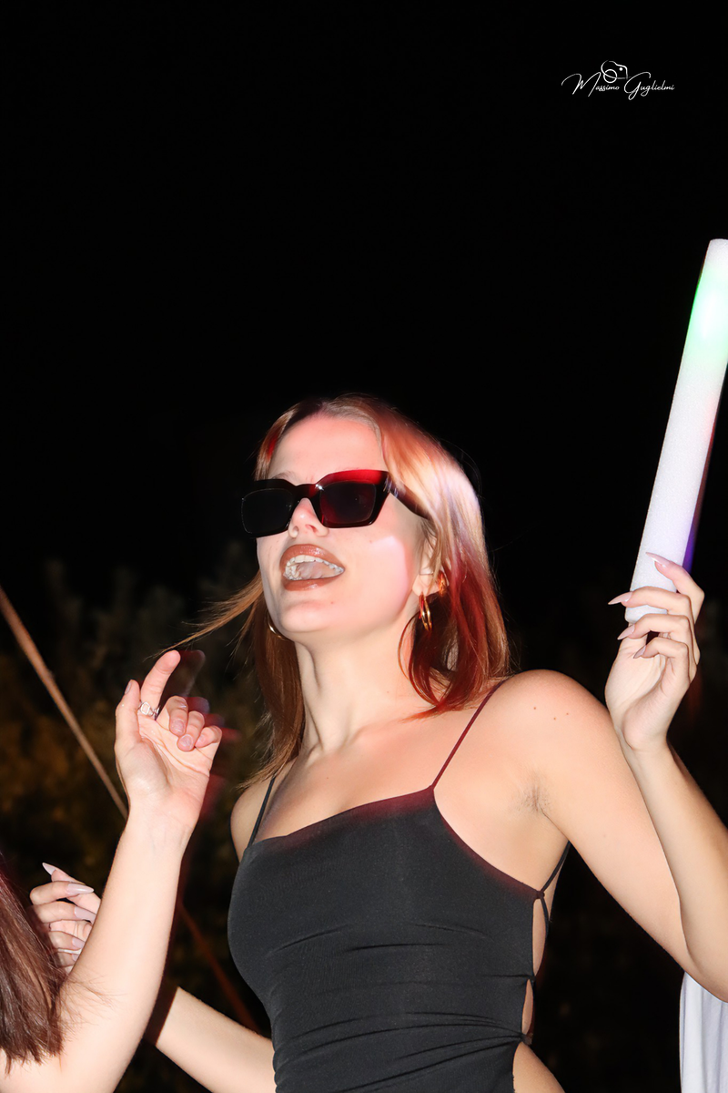 Energia, allegria, musica, cibo e una camminata per le vie della citta'