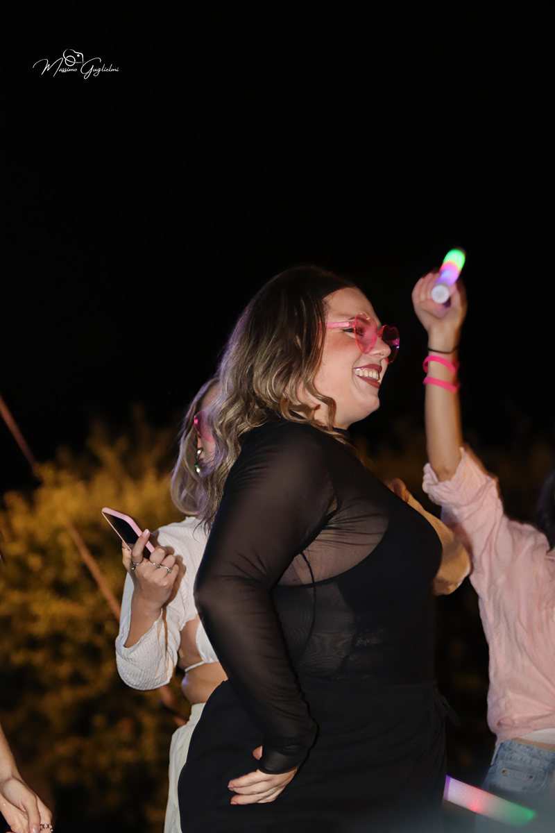 Energia, allegria, musica, cibo e una camminata per le vie della citta'