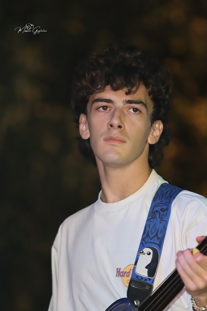 Energia, allegria, musica, cibo e una camminata per le vie della citta'