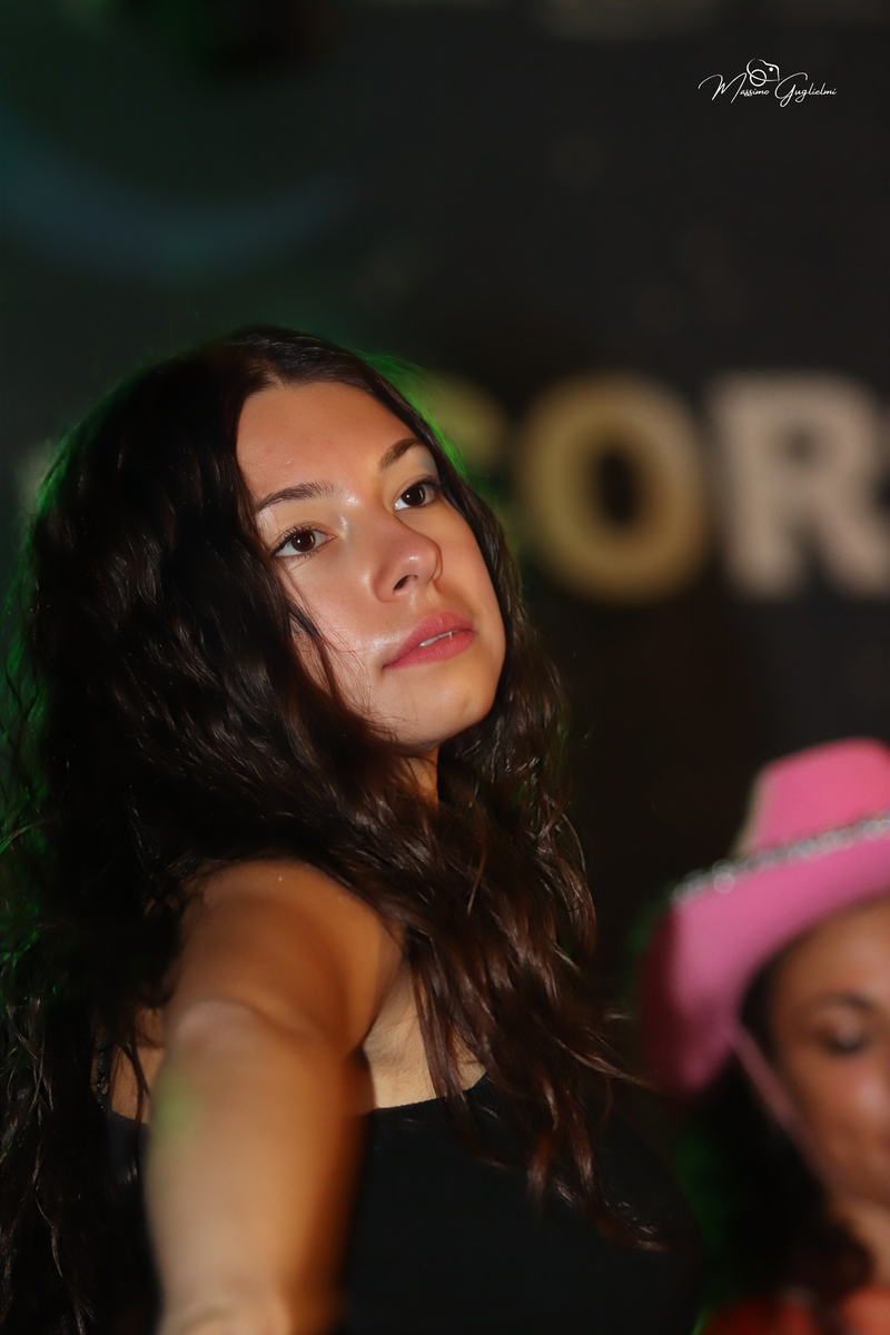 Energia, allegria, musica, cibo e una camminata per le vie della citta'