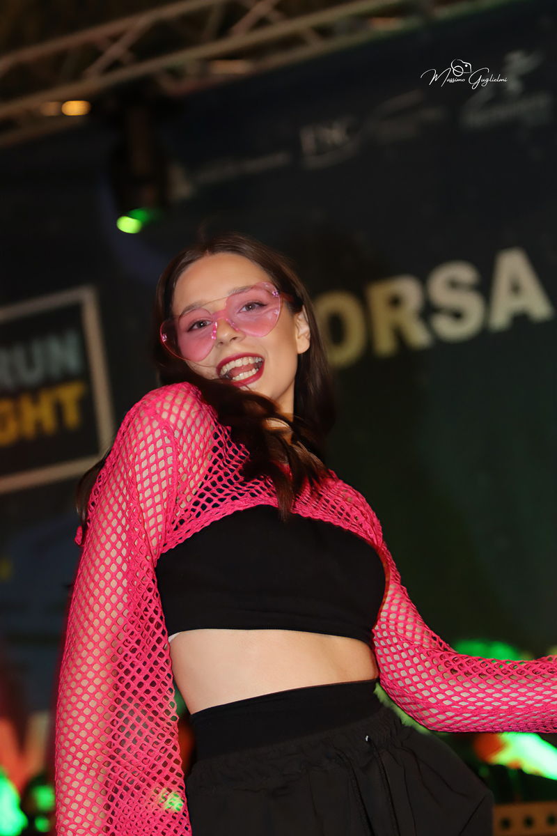 Energia, allegria, musica, cibo e una camminata per le vie della citta'