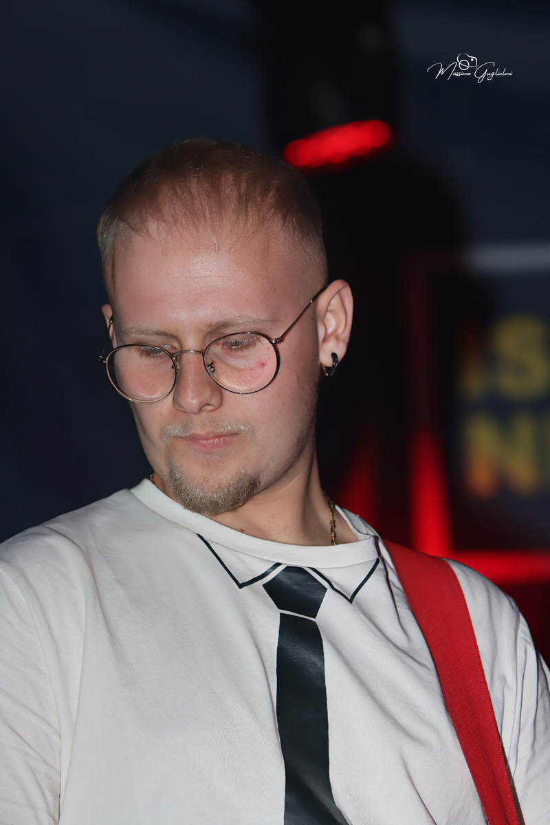 Energia, allegria, musica, cibo e una camminata per le vie della citta'