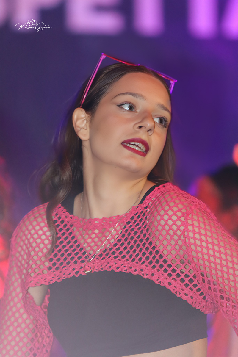 Energia, allegria, musica, cibo e una camminata per le vie della citta'