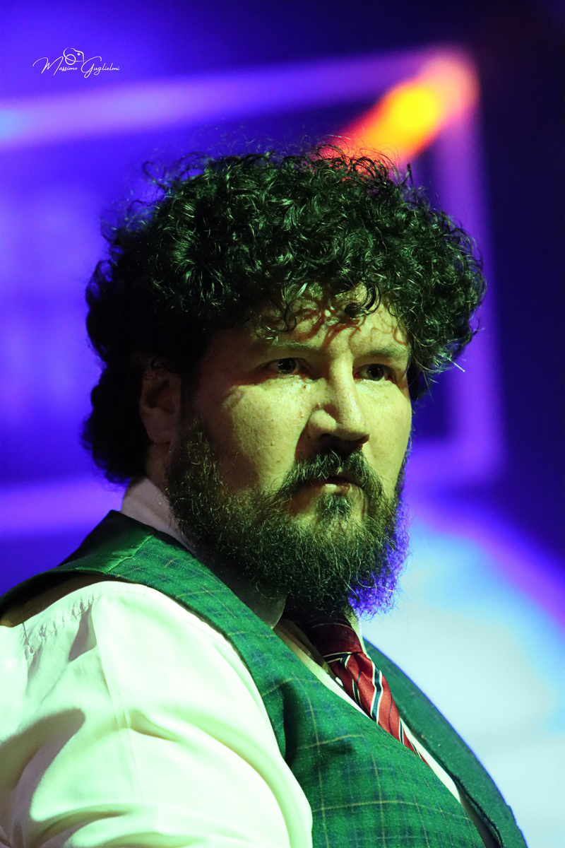 Energia, allegria, musica, cibo e una camminata per le vie della citta'