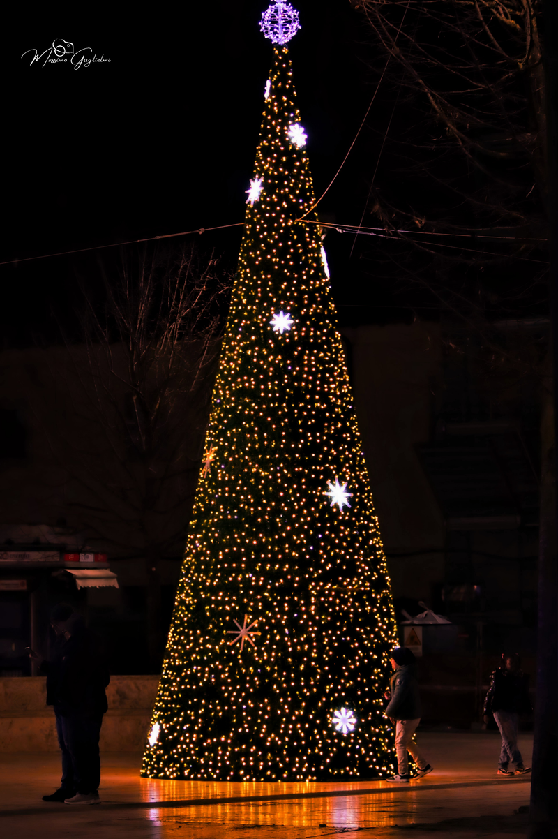 IL NATALE SUI DUE CORSI PRINCIPALI AD ISERNIA