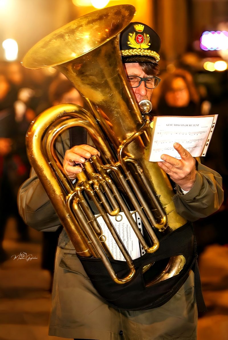 LA PROCESSIONE DEGLI INCAPPUCCIATI
