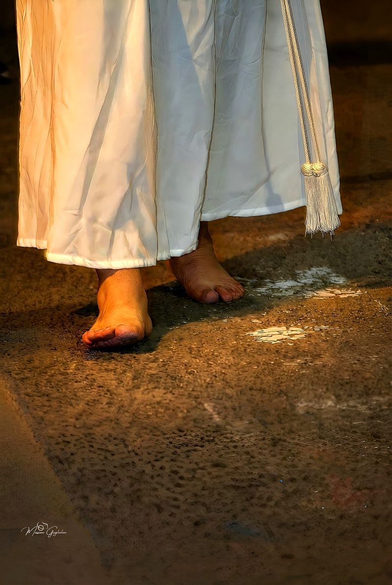 LA PROCESSIONE DEGLI INCAPPUCCIATI