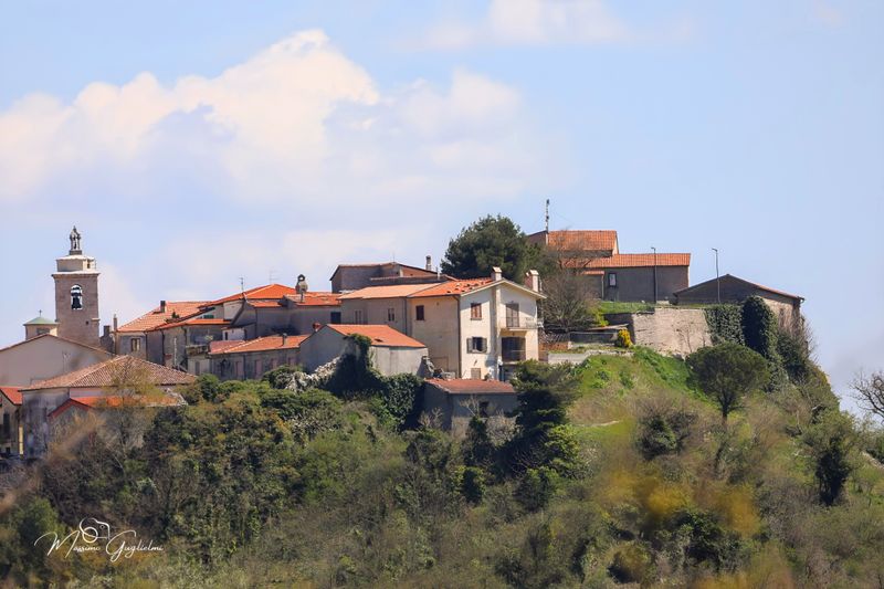 Il paese,il Santuario, il Massiccio del Matese