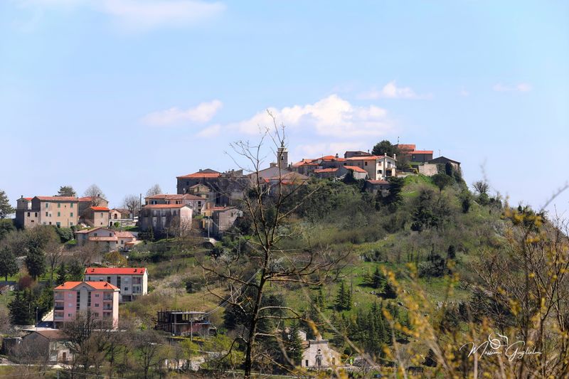 Il paese,il Santuario, il Massiccio del Matese